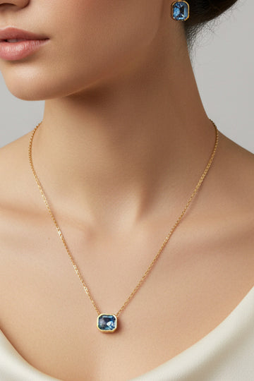 Collar y aretes